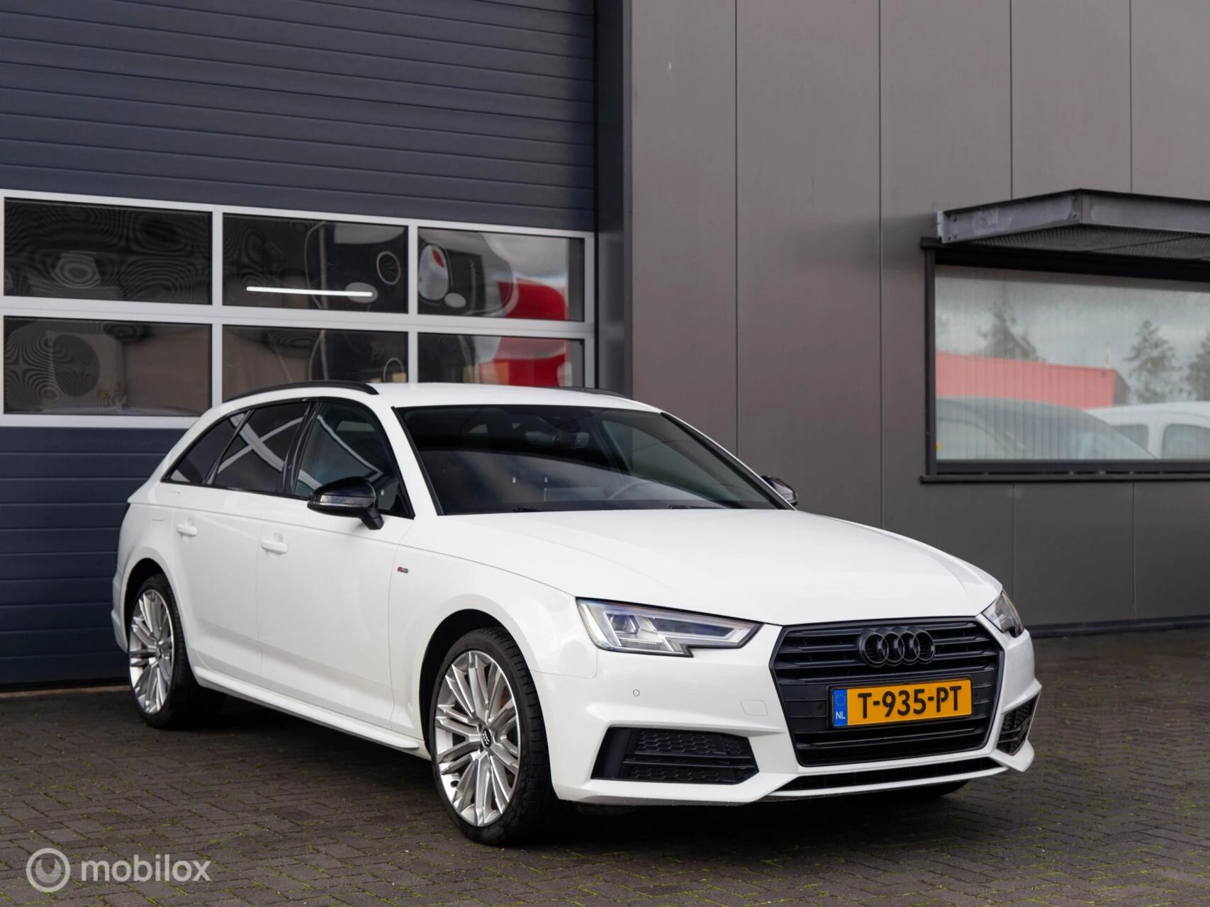 Hoofdafbeelding Audi A4