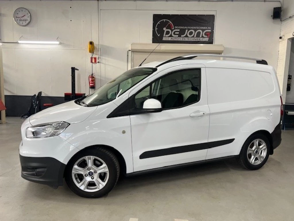 Hoofdafbeelding Ford Transit Courier