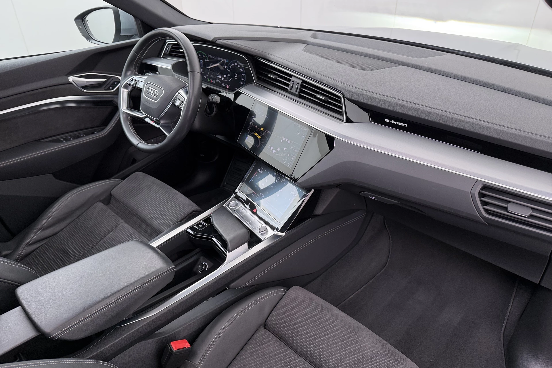 Hoofdafbeelding Audi e-tron