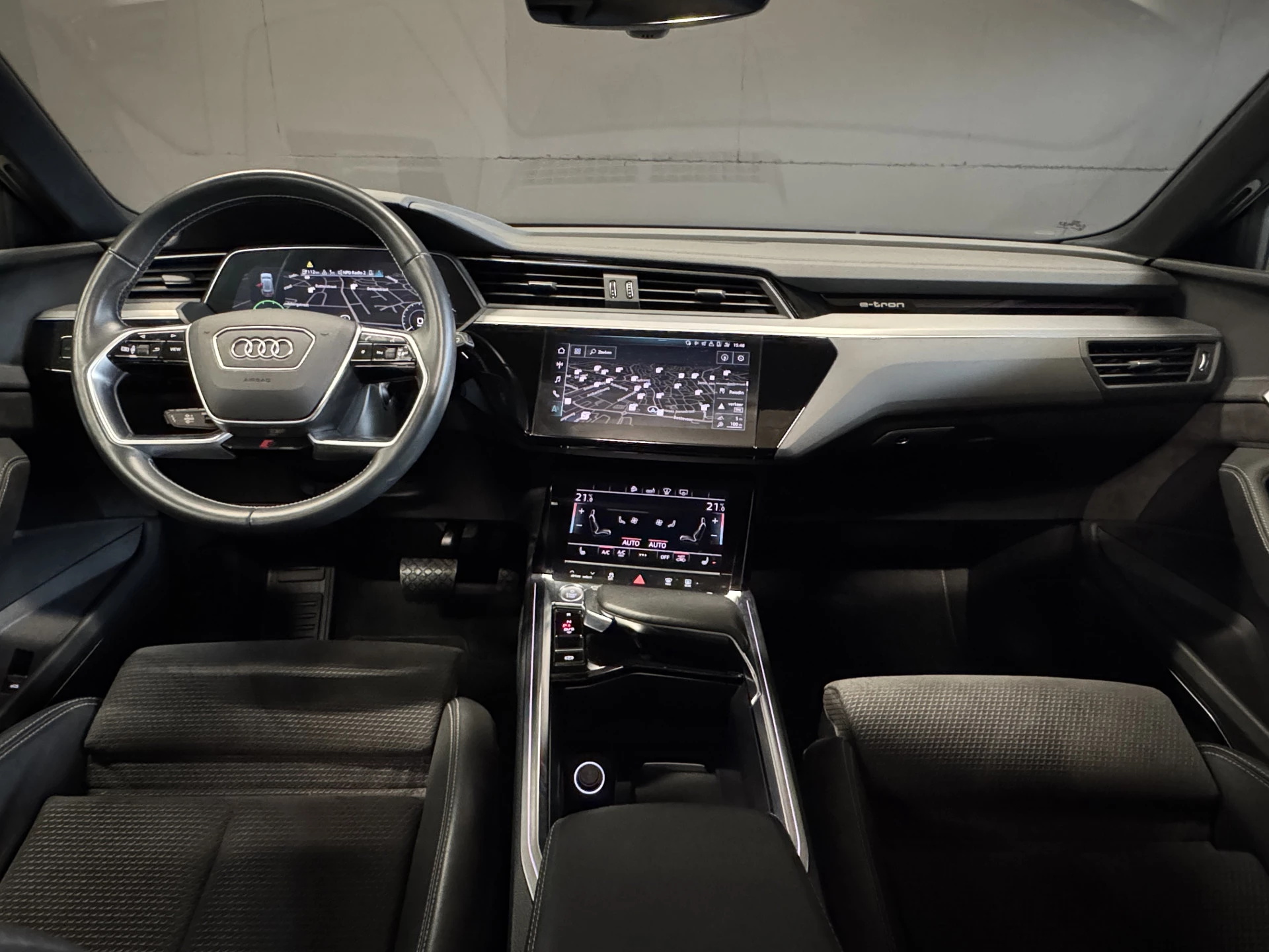 Hoofdafbeelding Audi e-tron