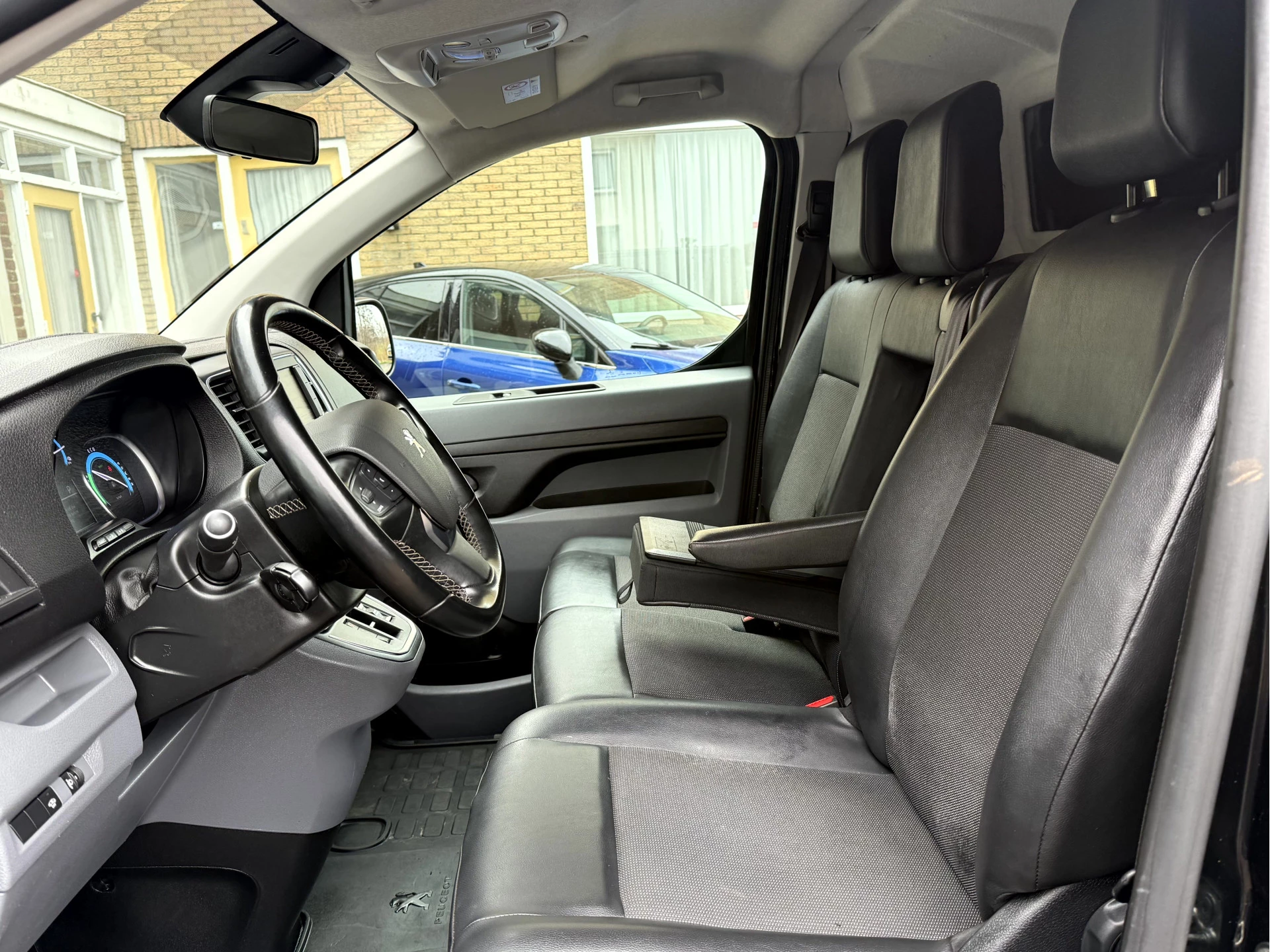 Hoofdafbeelding Peugeot e-Expert