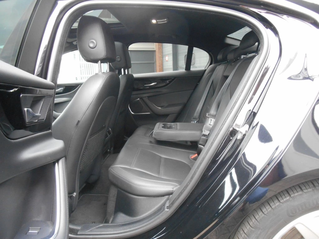 Hoofdafbeelding Jaguar XE