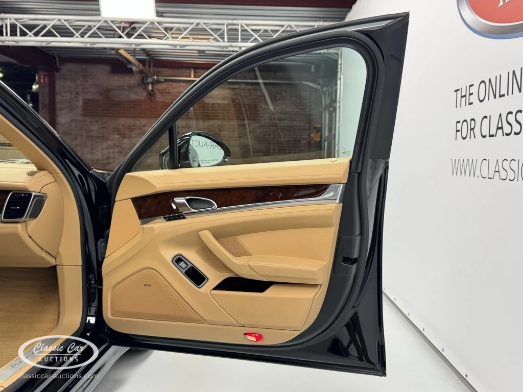 Hoofdafbeelding Porsche Panamera