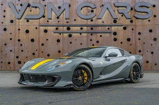 Hoofdafbeelding Ferrari  Ferrari 812 Competizione 6.5 V12 | 1 of 8 Color Grigio Medio | Carbon | Lift | CarPlay | 1 of 999 | Extracampionario |