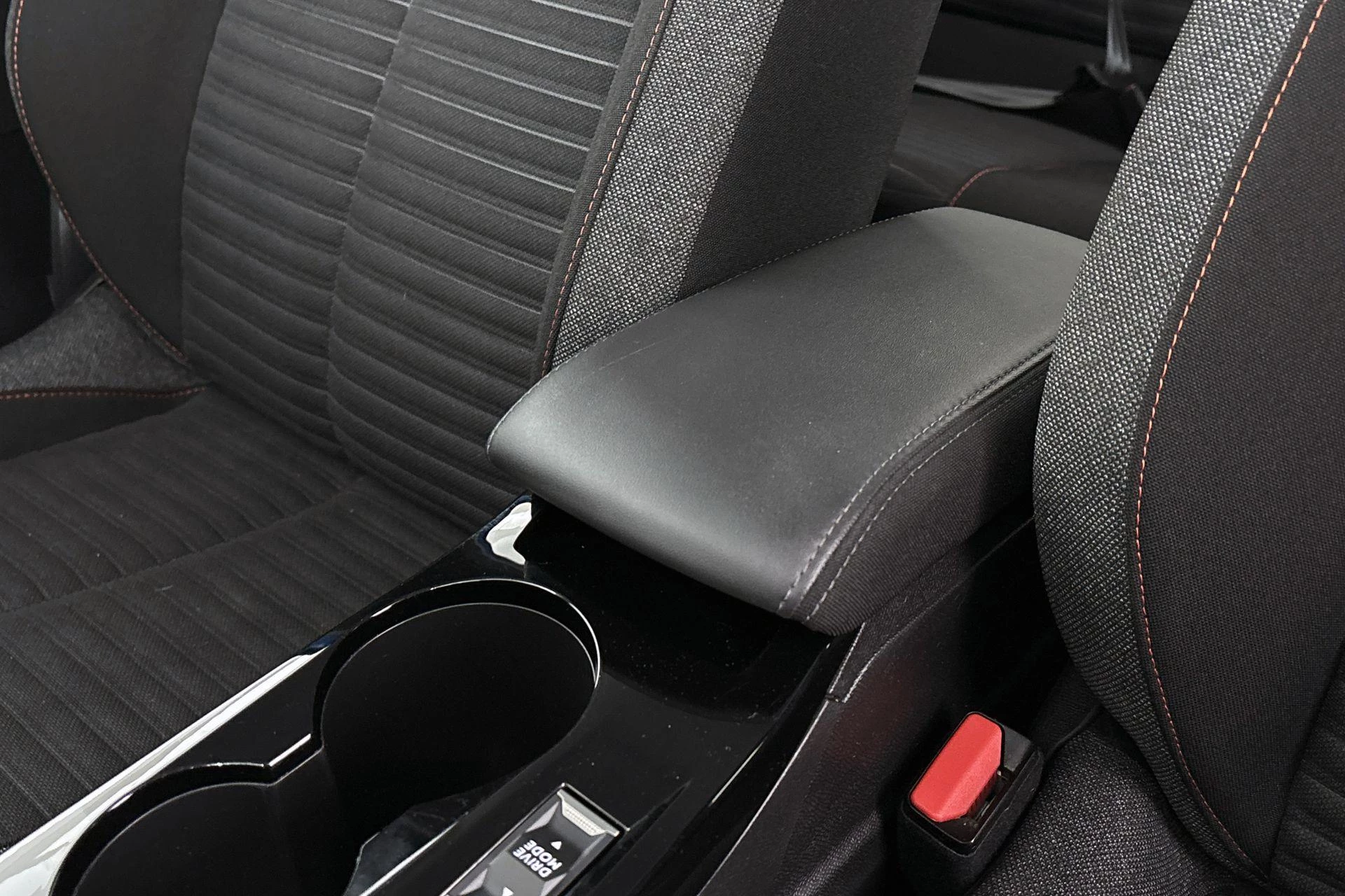 Hoofdafbeelding Peugeot e-208