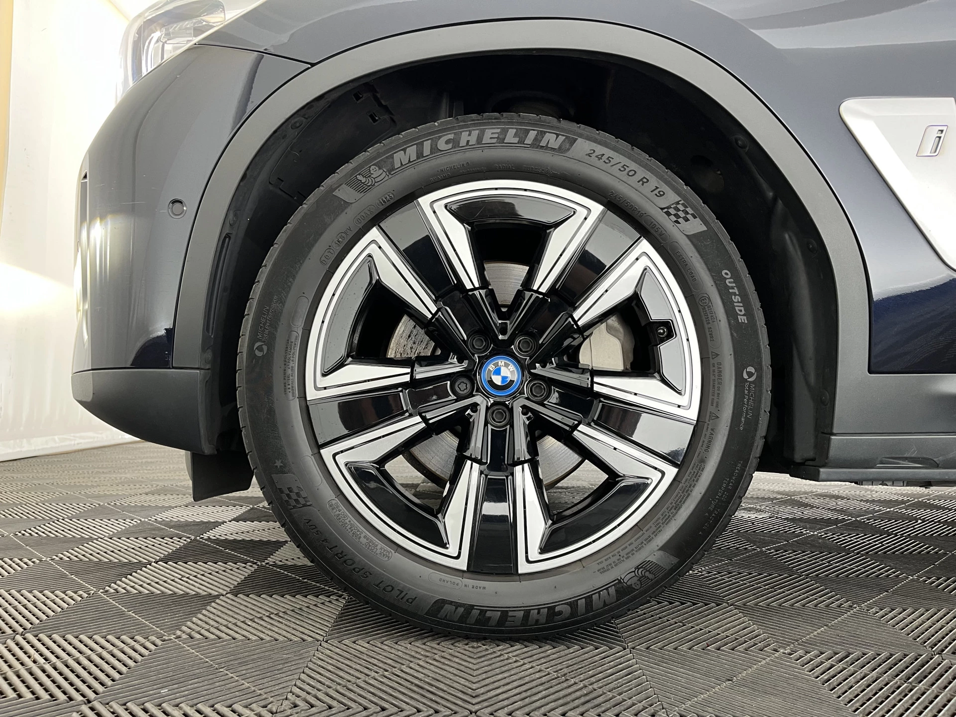 Hoofdafbeelding BMW iX3