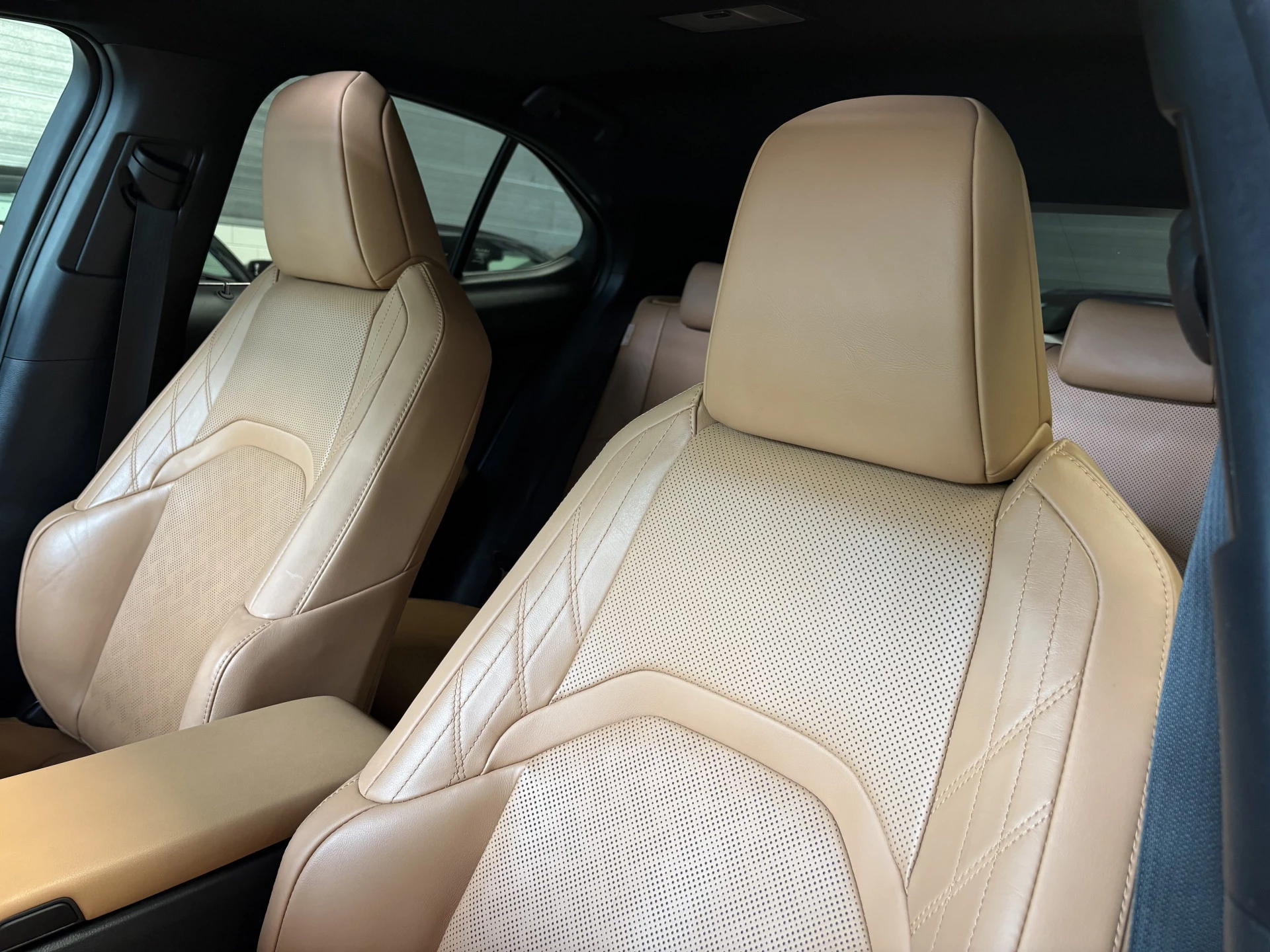 Hoofdafbeelding Lexus UX