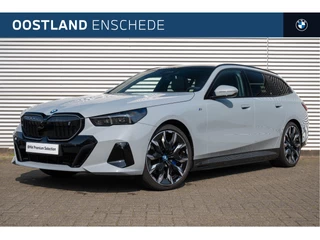 BMW i5 eDrive40 High Executive M Sport / Panoramadak / Trekhaak / Stoelventilatie / Adaptieve LED / Harman Kardon / Live Cockpit Professional / Parking Assistant Professional