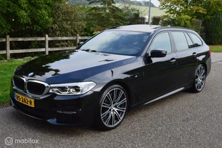 Hoofdafbeelding BMW 5 Serie BMW 5-serie 540d xDrive M-Sport / Panorama / 360c / HUD /