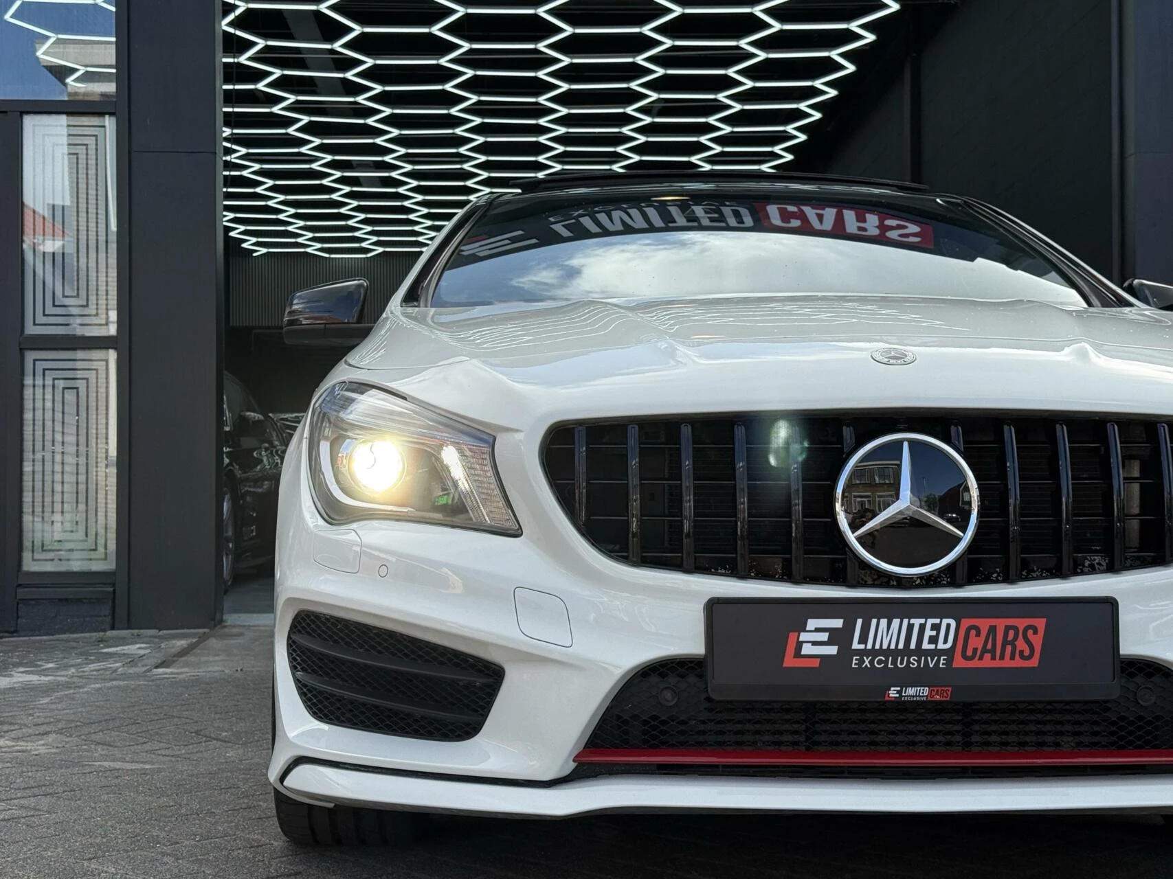 Hoofdafbeelding Mercedes-Benz CLA