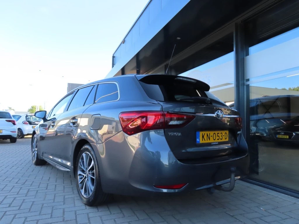 Hoofdafbeelding Toyota Avensis