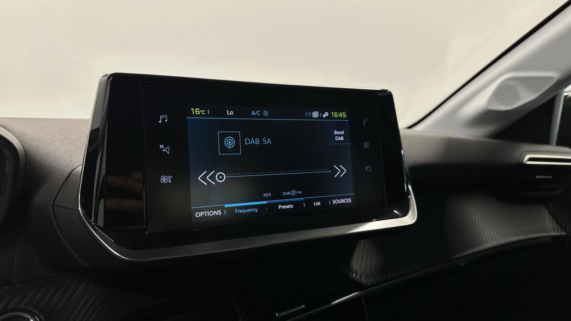 Hoofdafbeelding Peugeot e-208