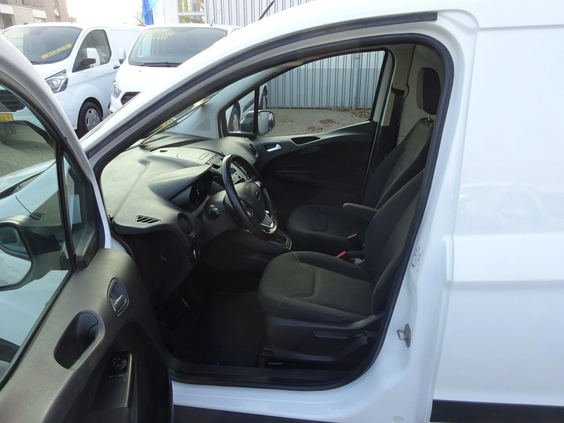 Hoofdafbeelding Ford Transit Courier