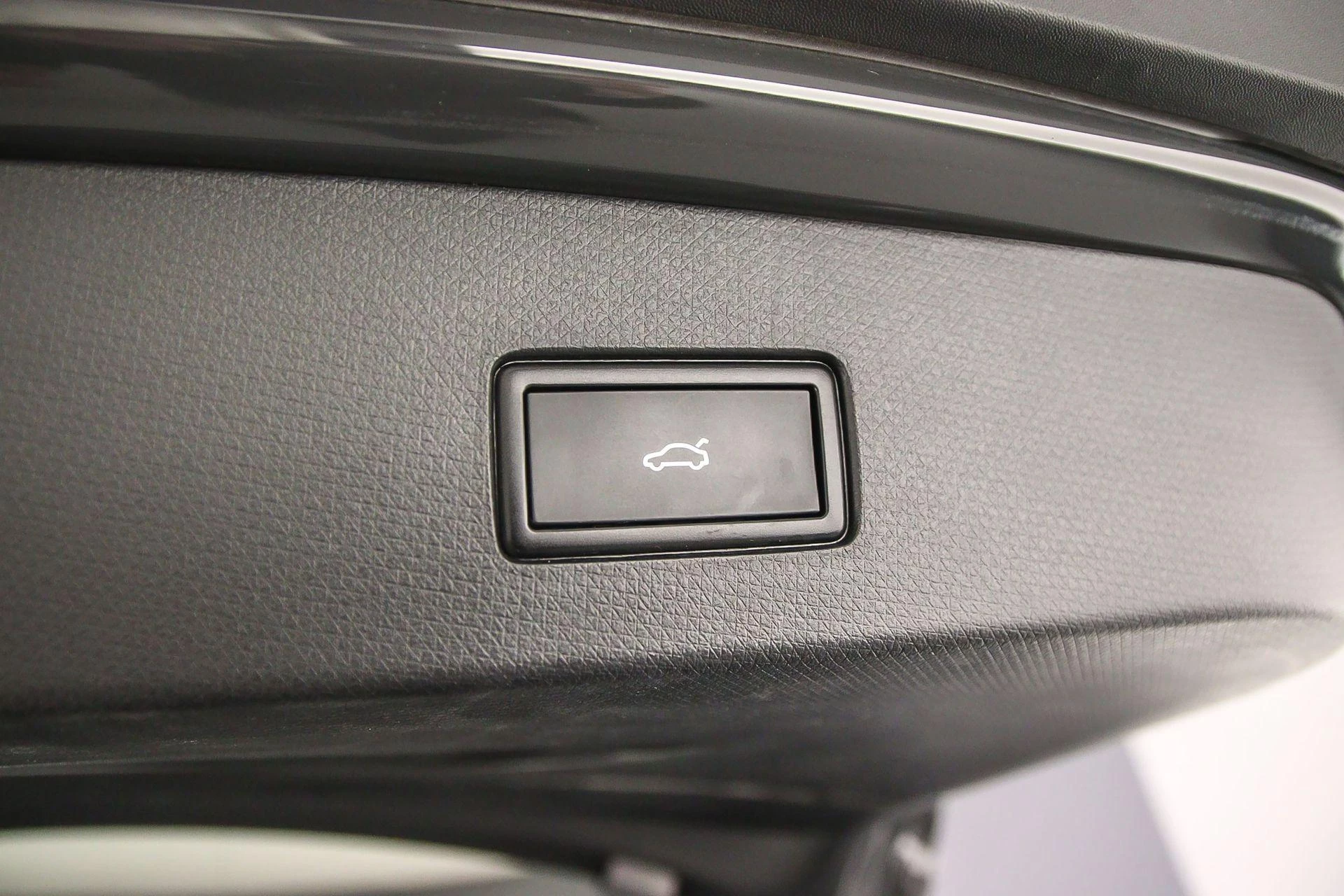 Hoofdafbeelding CUPRA Tavascan