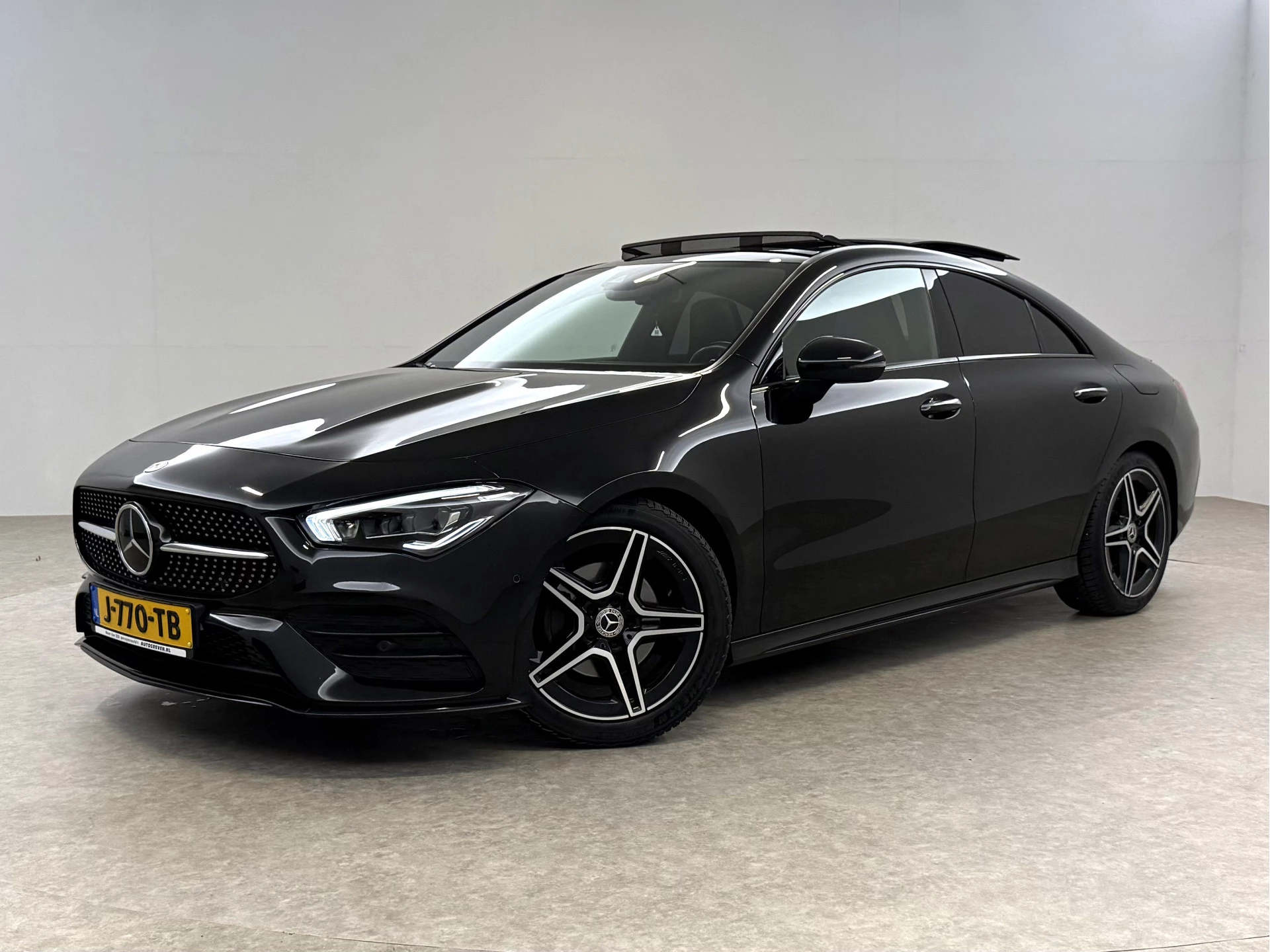 Hoofdafbeelding Mercedes-Benz CLA