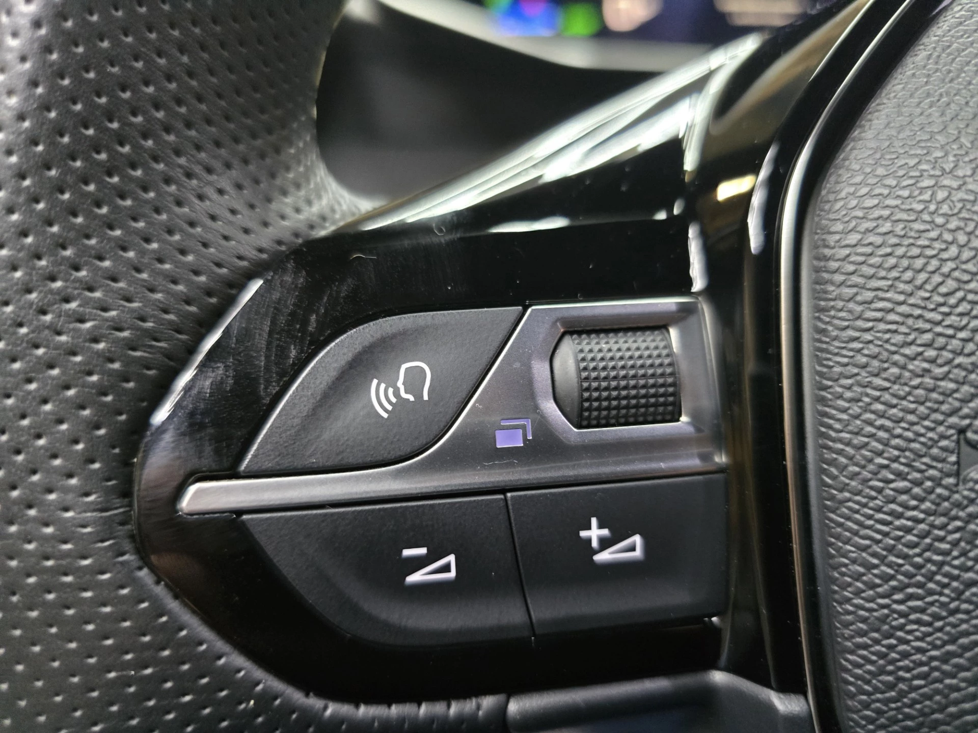 Hoofdafbeelding Peugeot e-2008