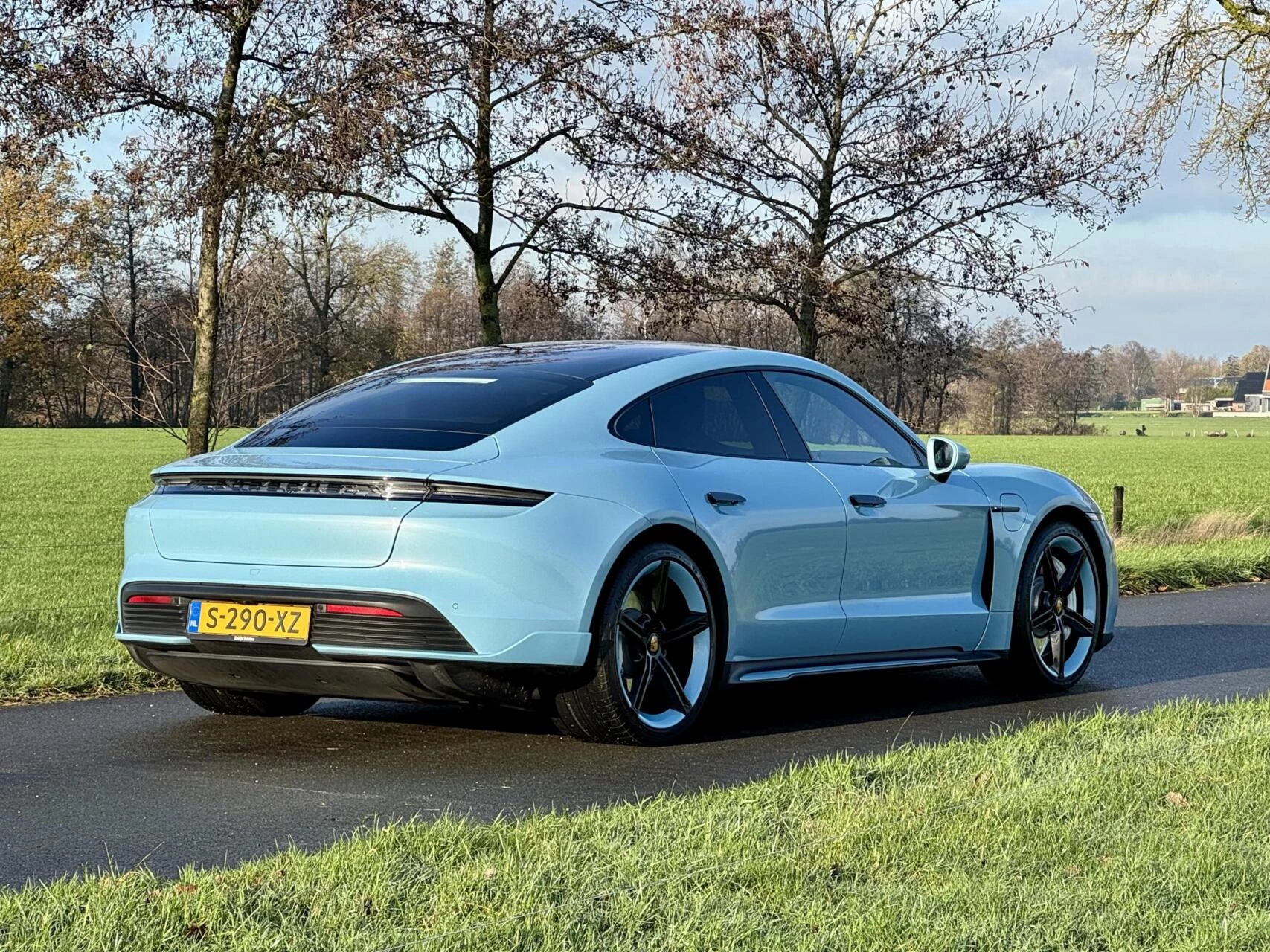 Hoofdafbeelding Porsche Taycan