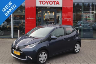 Toyota Aygo 1.0 VVT-i x-play NAVI AIRCO CAMERA EL-RAMEN BLUETOOTH APPLE/ANDROID NL-AUTO