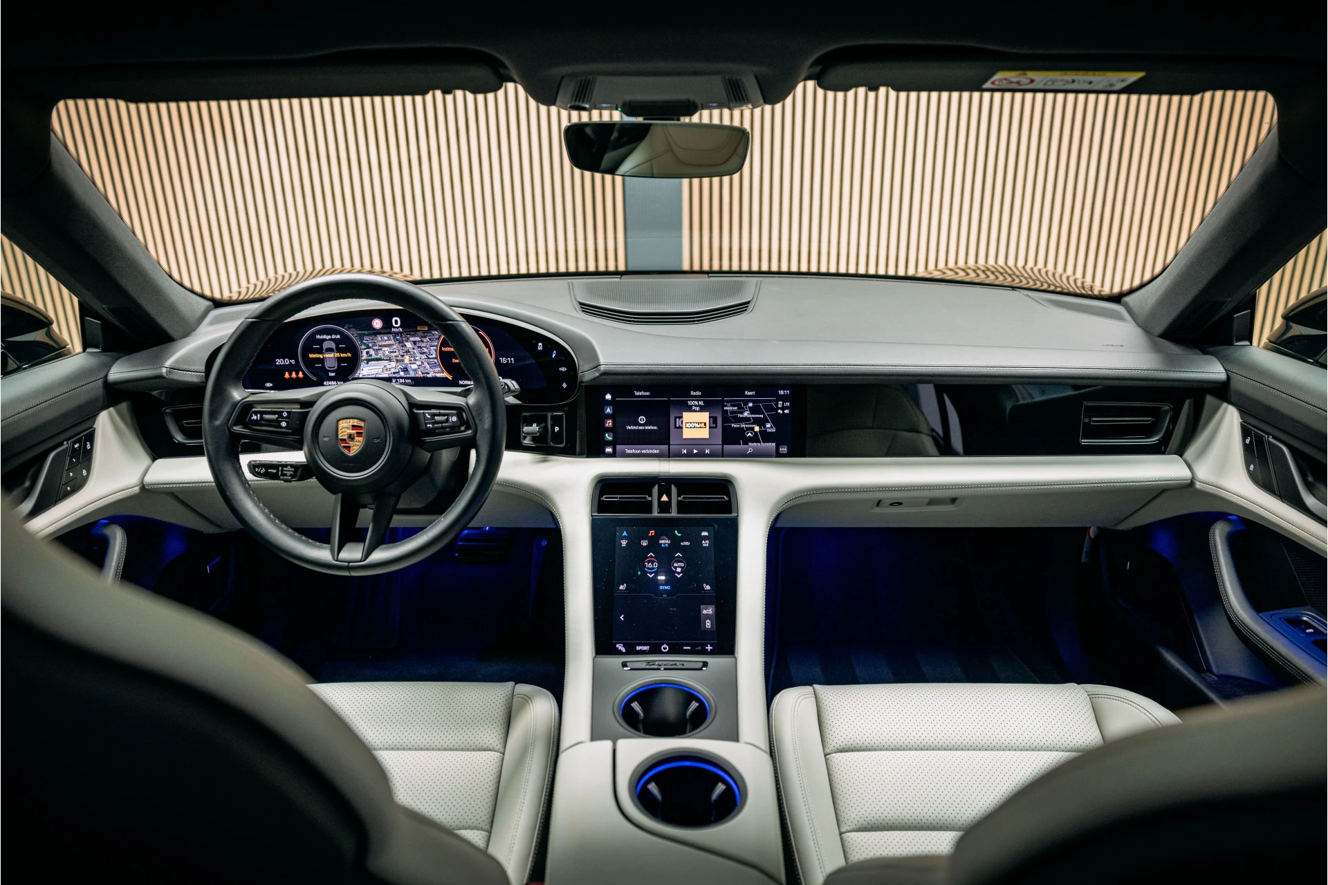 Hoofdafbeelding Porsche Taycan