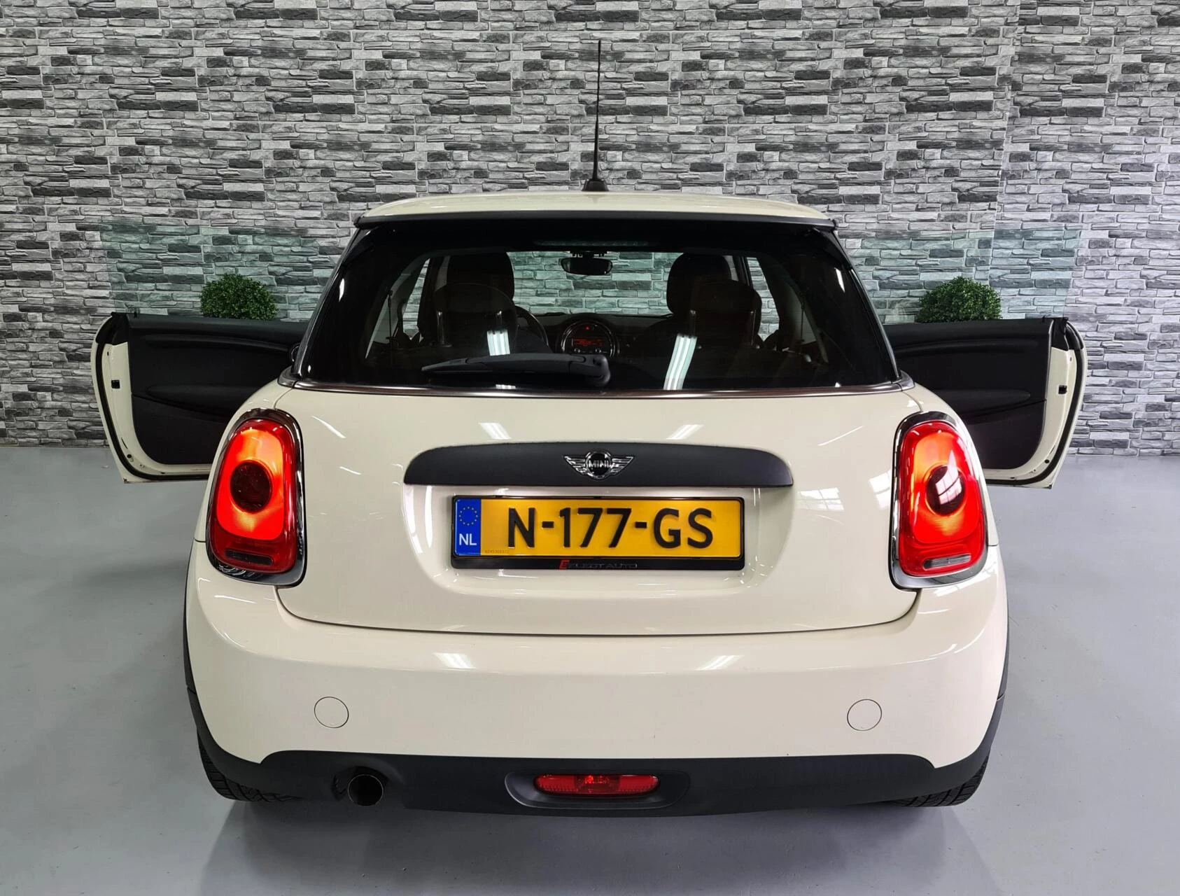 Hoofdafbeelding MINI One
