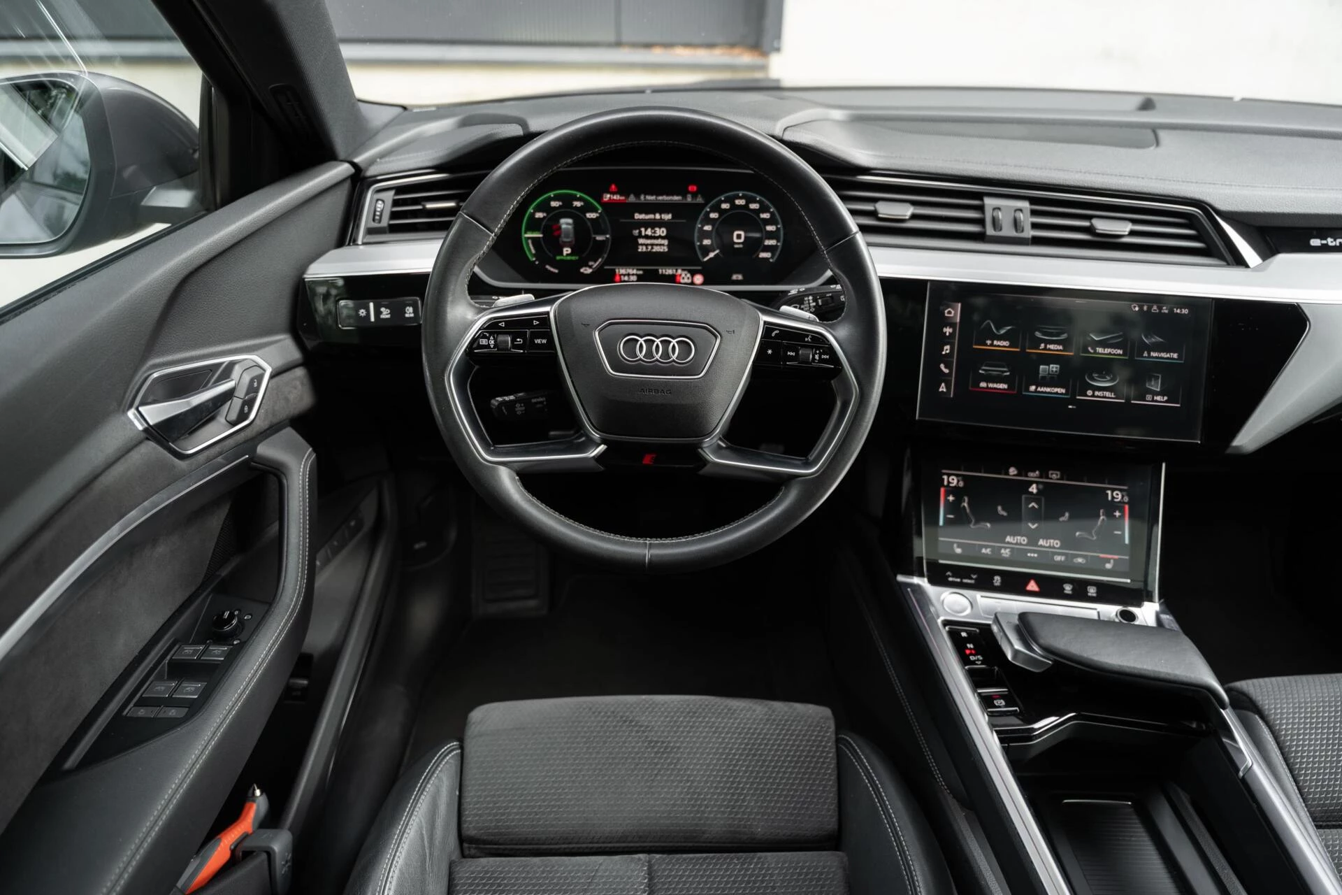 Hoofdafbeelding Audi e-tron