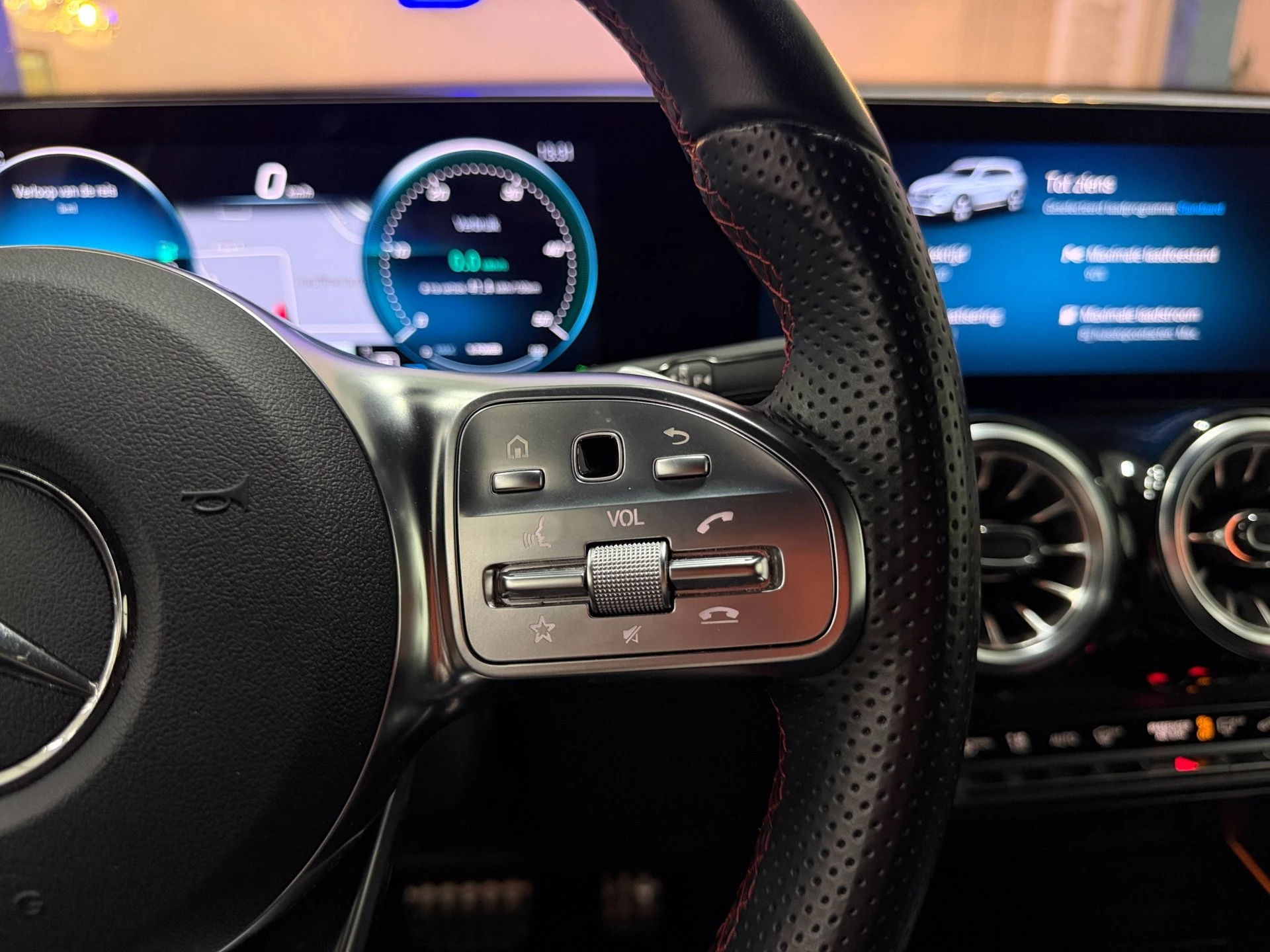 Hoofdafbeelding Mercedes-Benz EQB