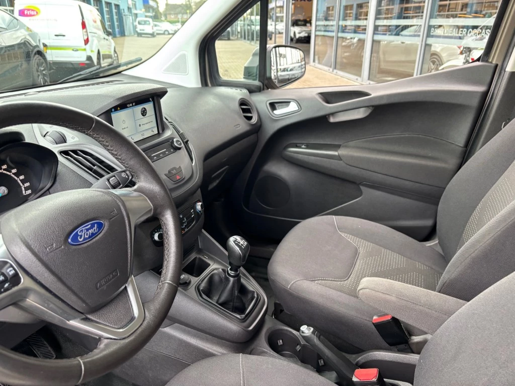 Hoofdafbeelding Ford Transit Courier