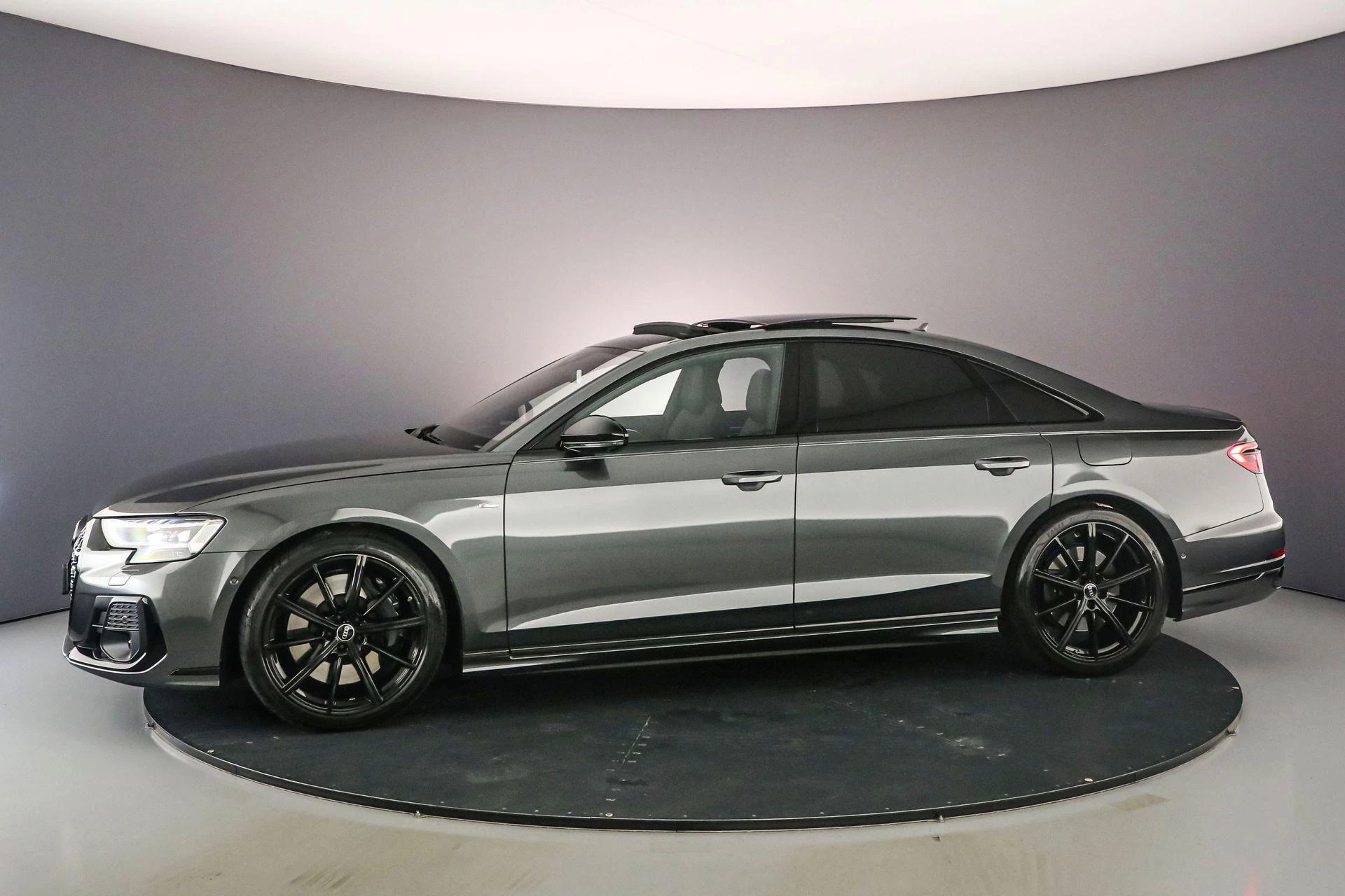 Hoofdafbeelding Audi A8