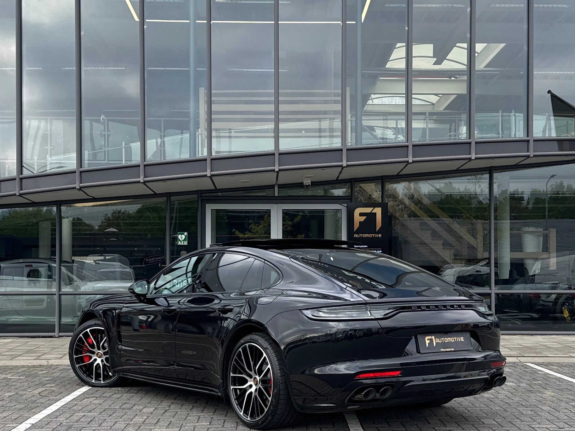 Hoofdafbeelding Porsche Panamera