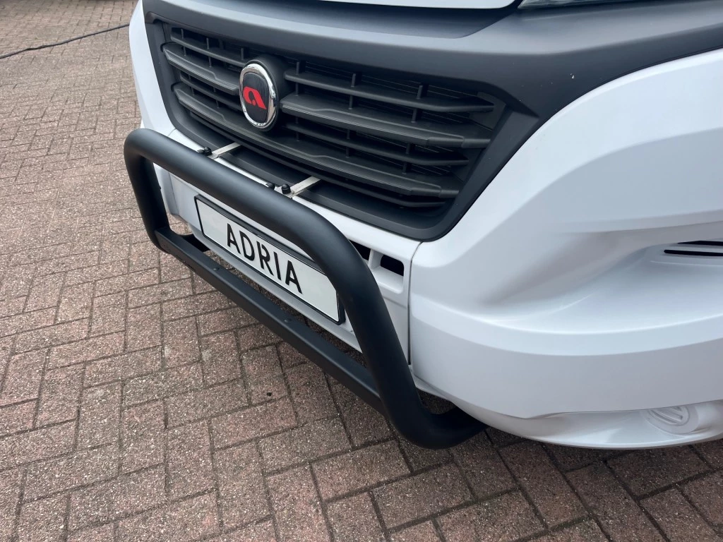 Hoofdafbeelding Adria Twin 640 Slb Plus Enkele Bedden 2x Airco