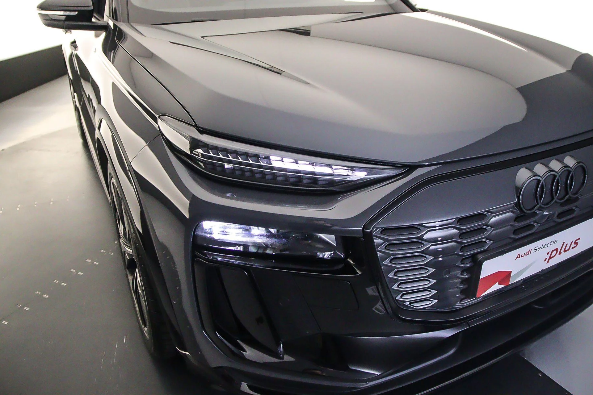 Hoofdafbeelding Audi Q6 e-tron