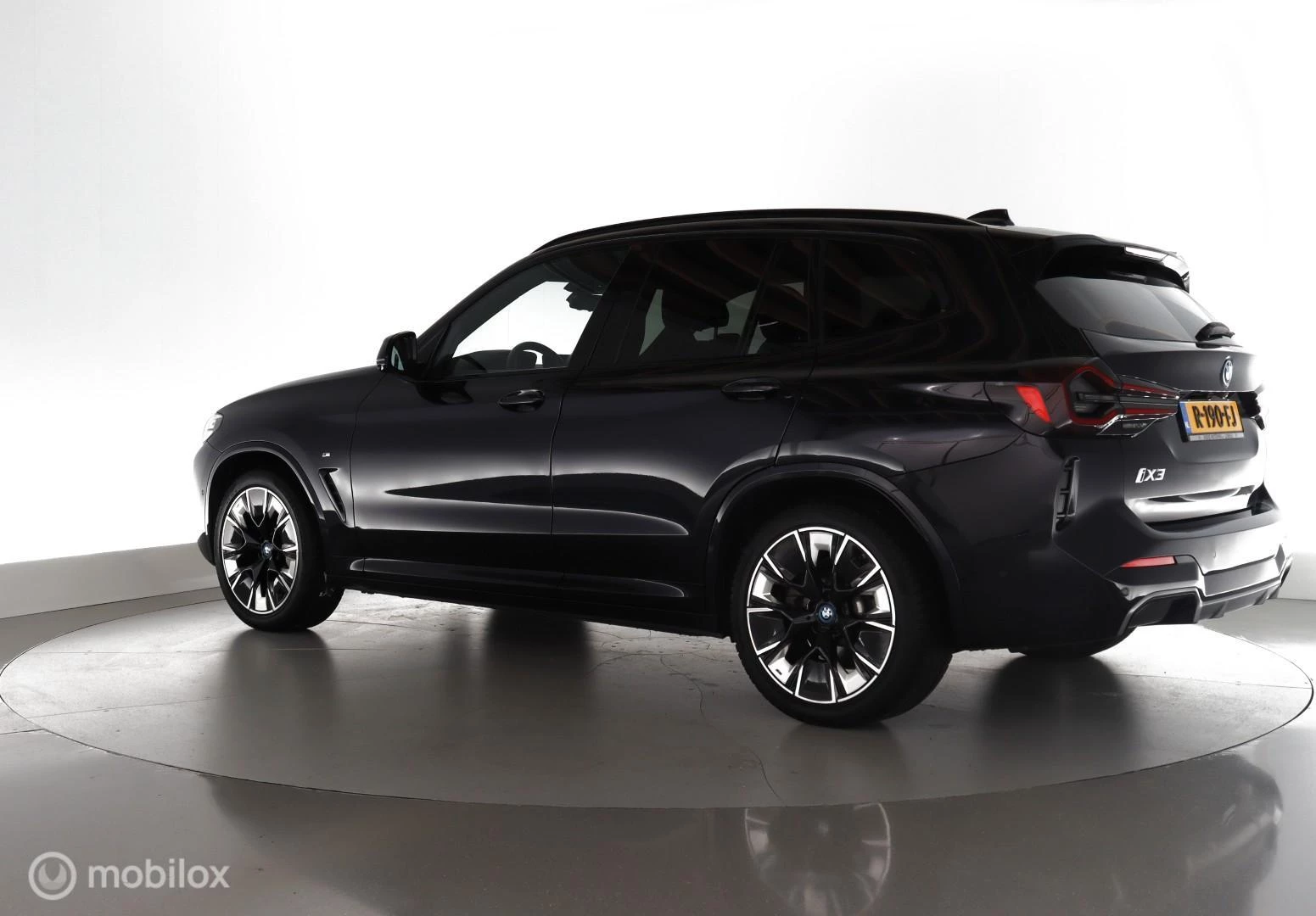 Hoofdafbeelding BMW iX3