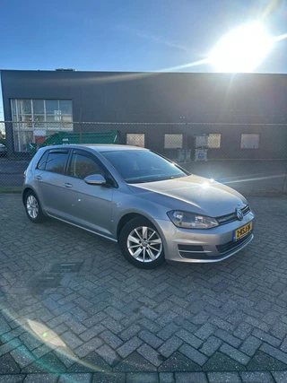 Volkswagen Golf 1.6 TDI Comfortline BlueMotion (NIEUWE DISTRIBUTIERIEM, NAVIGATIE, PARKEERSENSOREN, TREKHAAK, CRUISE, NL-AUTO)