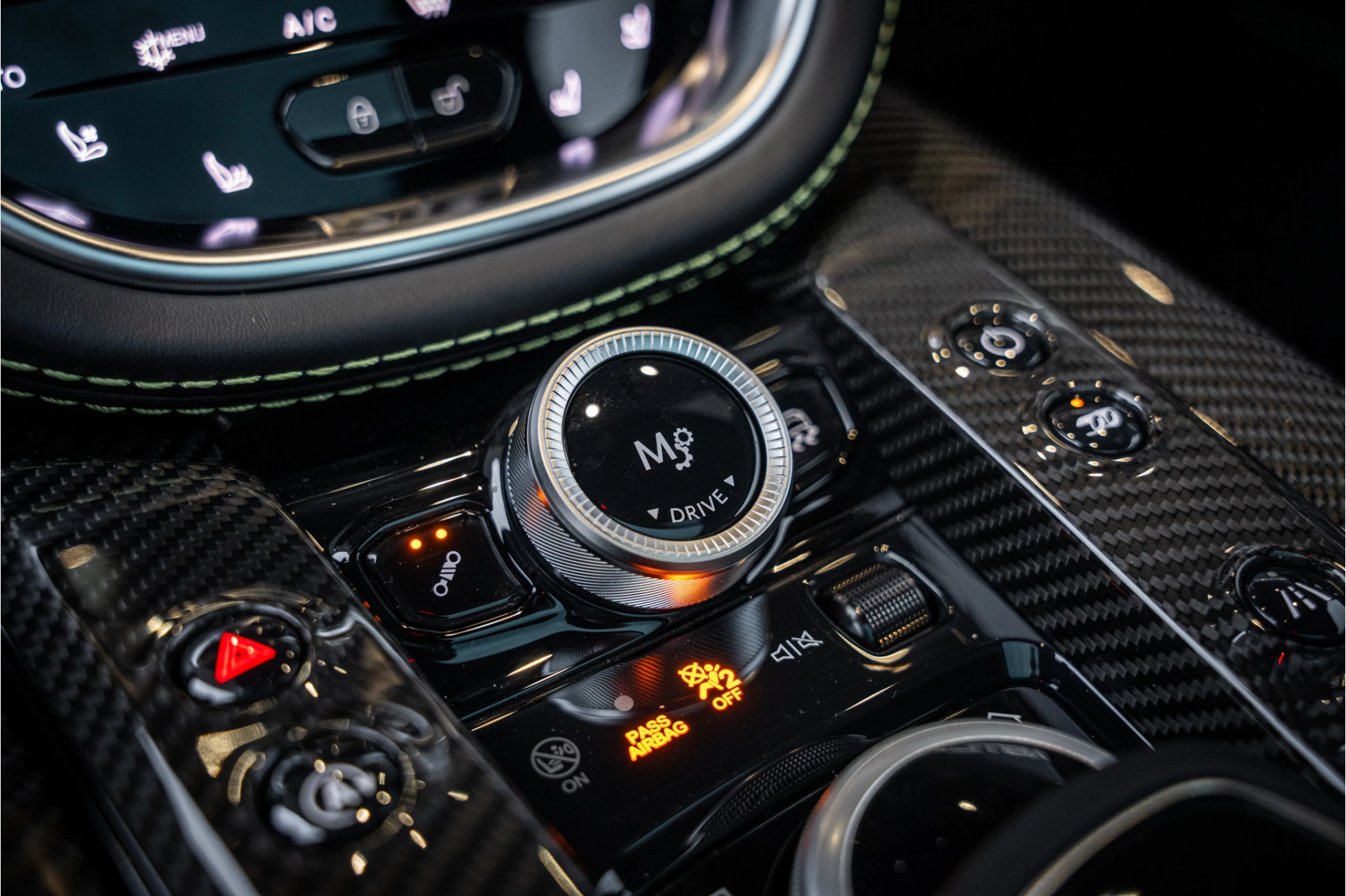 Hoofdafbeelding Aston Martin DBX