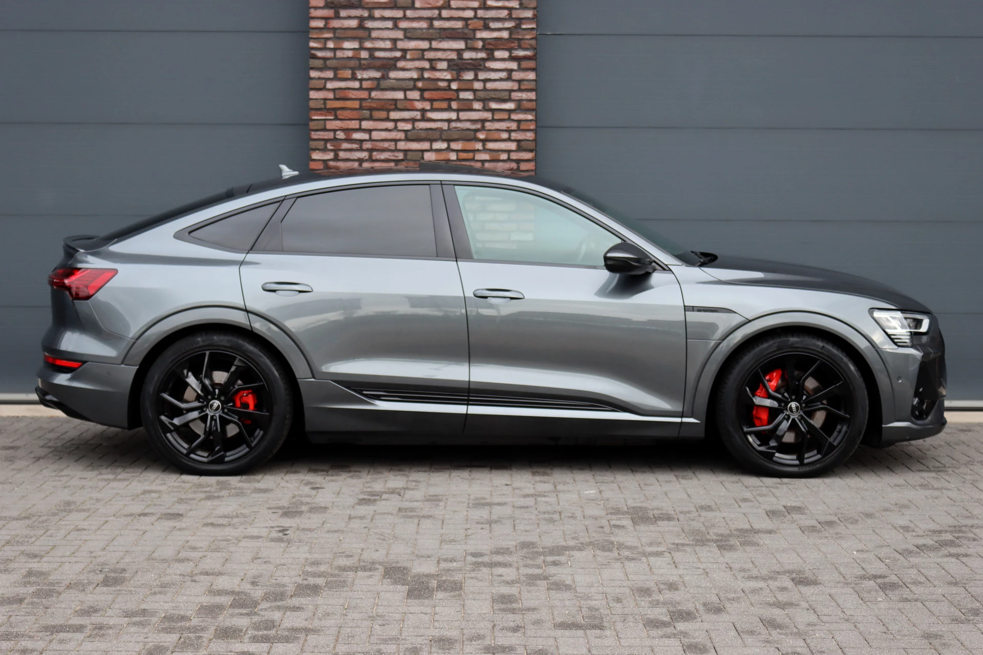 Hoofdafbeelding Audi e-tron