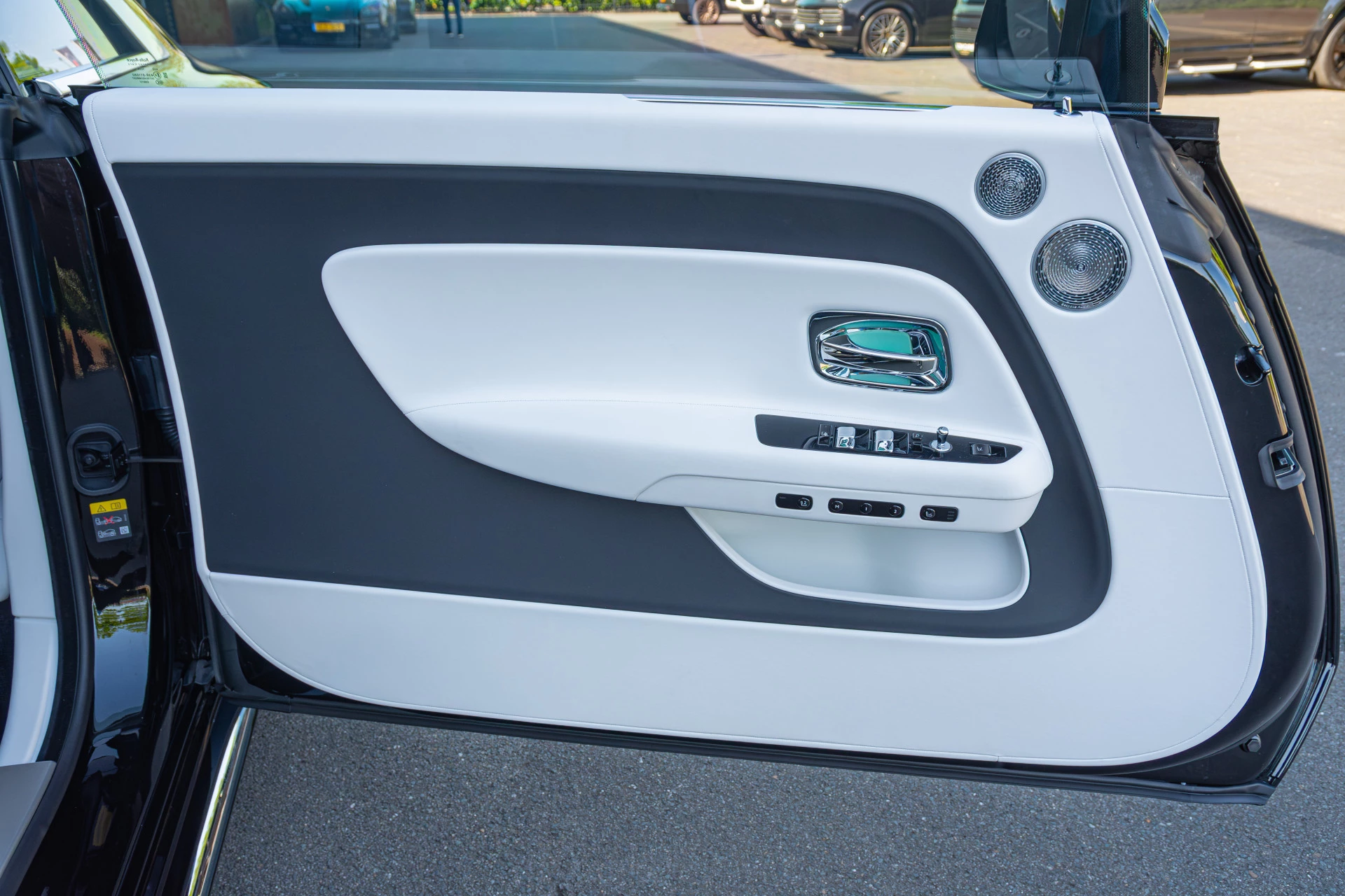 Hoofdafbeelding Rolls-Royce Spectre