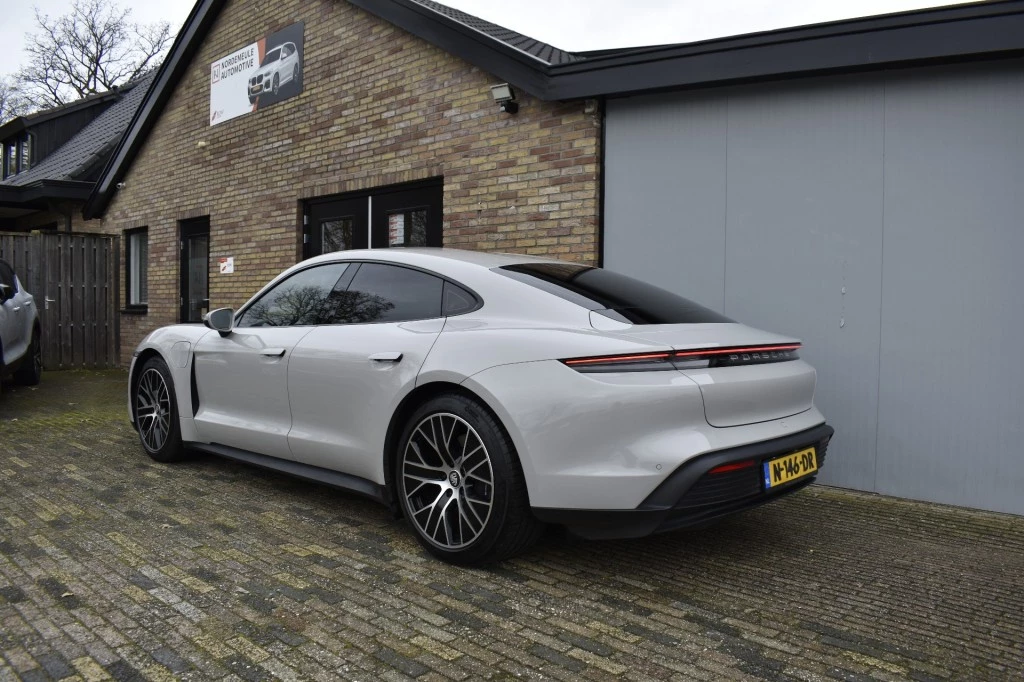 Hoofdafbeelding Porsche Taycan
