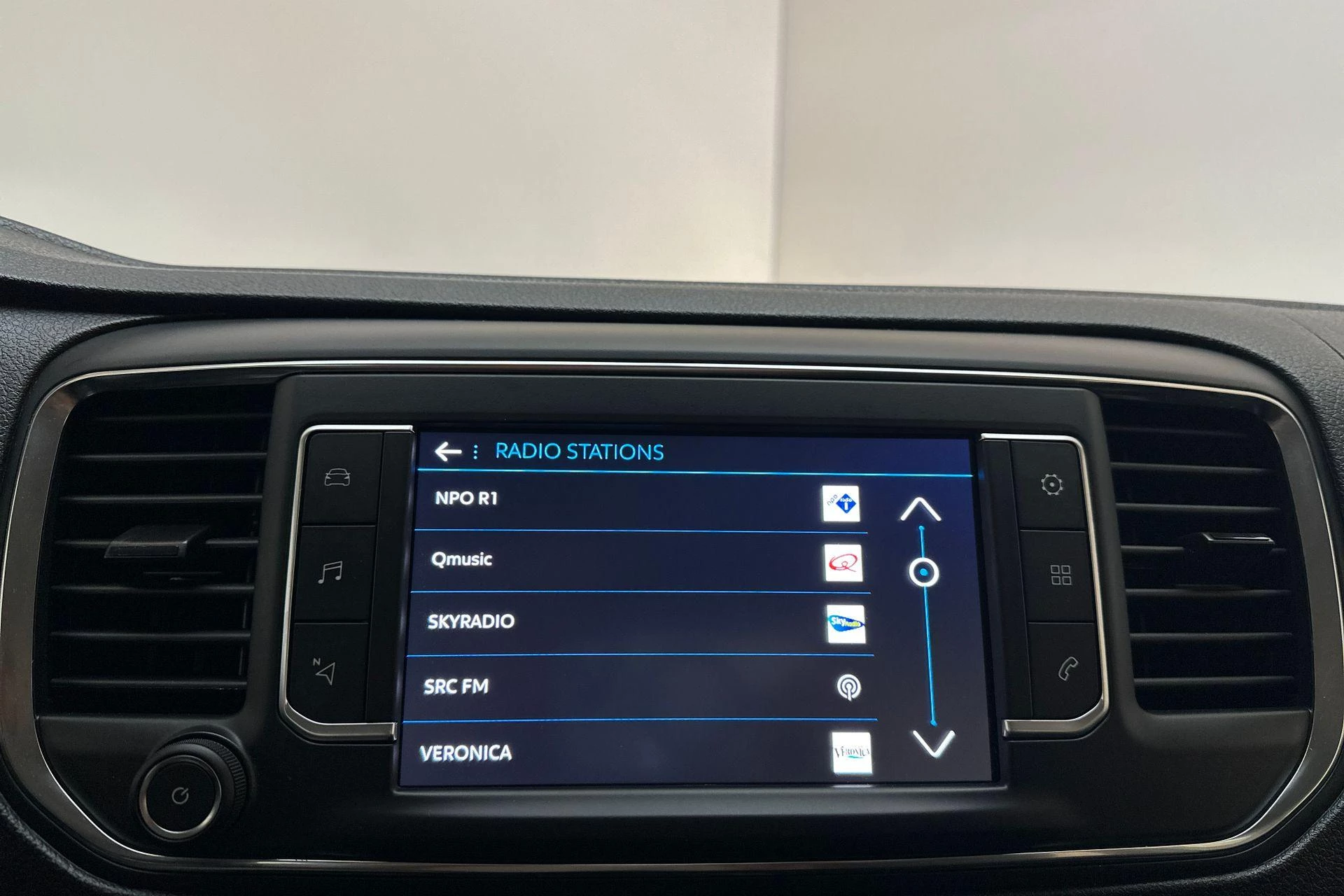 Hoofdafbeelding Peugeot Traveller
