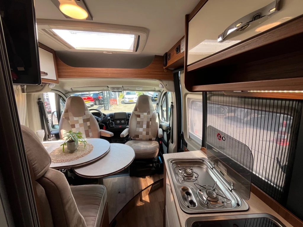Hoofdafbeelding Pössl Globecar 640 Enkele Bedden Airco