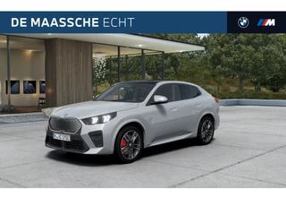 BMW iX2 eDrive20 High Executive M Sport / Panoramadak / Trekhaak / Sportstoelen / Adaptieve LED / Comfort Access / Head-Up / Parking Assistant Plus / M Adaptief onderstel