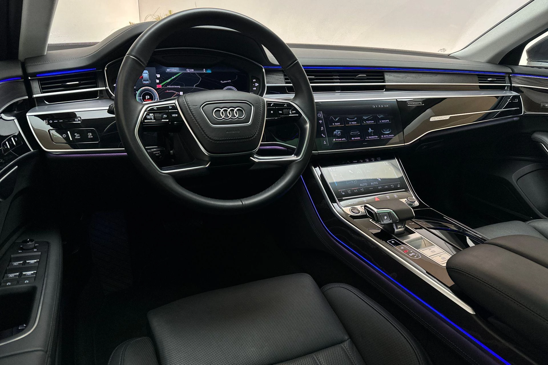 Hoofdafbeelding Audi A8