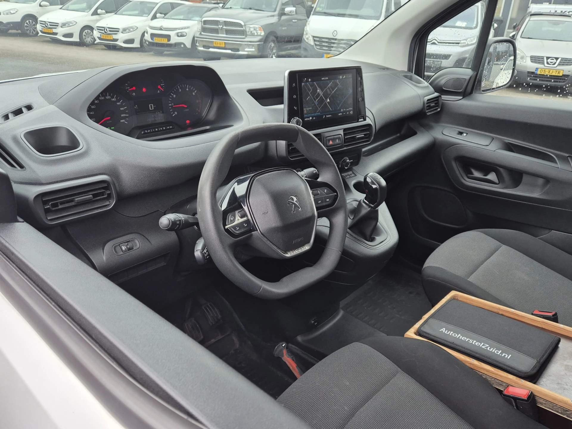 Hoofdafbeelding Peugeot Partner