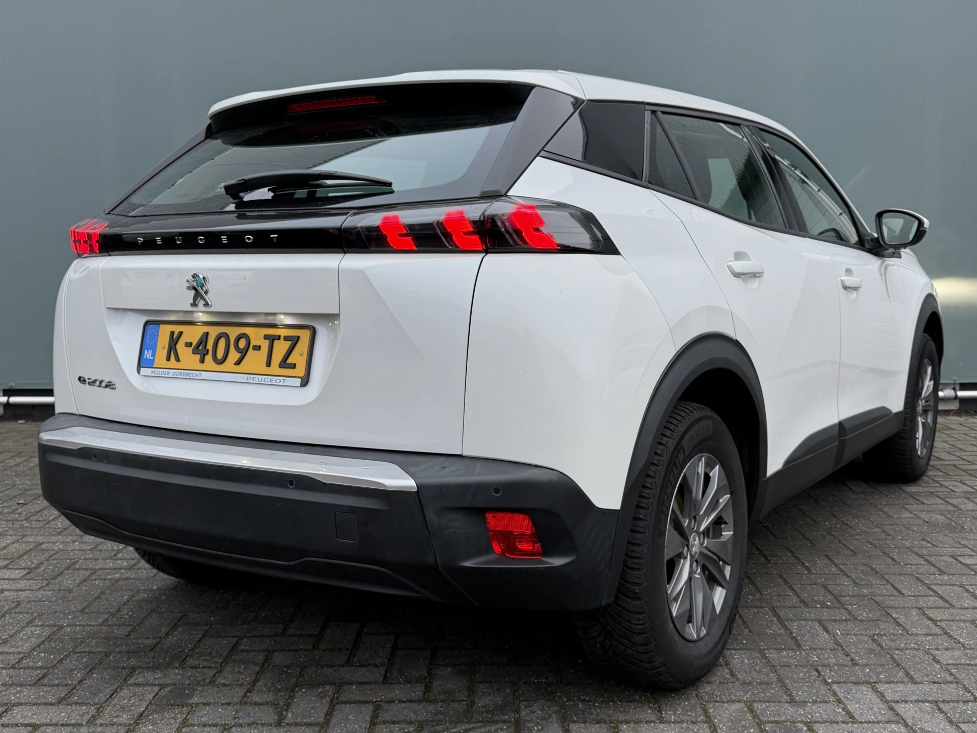 Hoofdafbeelding Peugeot e-2008