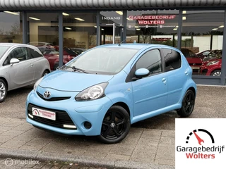 Hoofdafbeelding Toyota Aygo Toyota Aygo 1.0 VVT-i Dynamic Blue unieke kleur airco 5drs