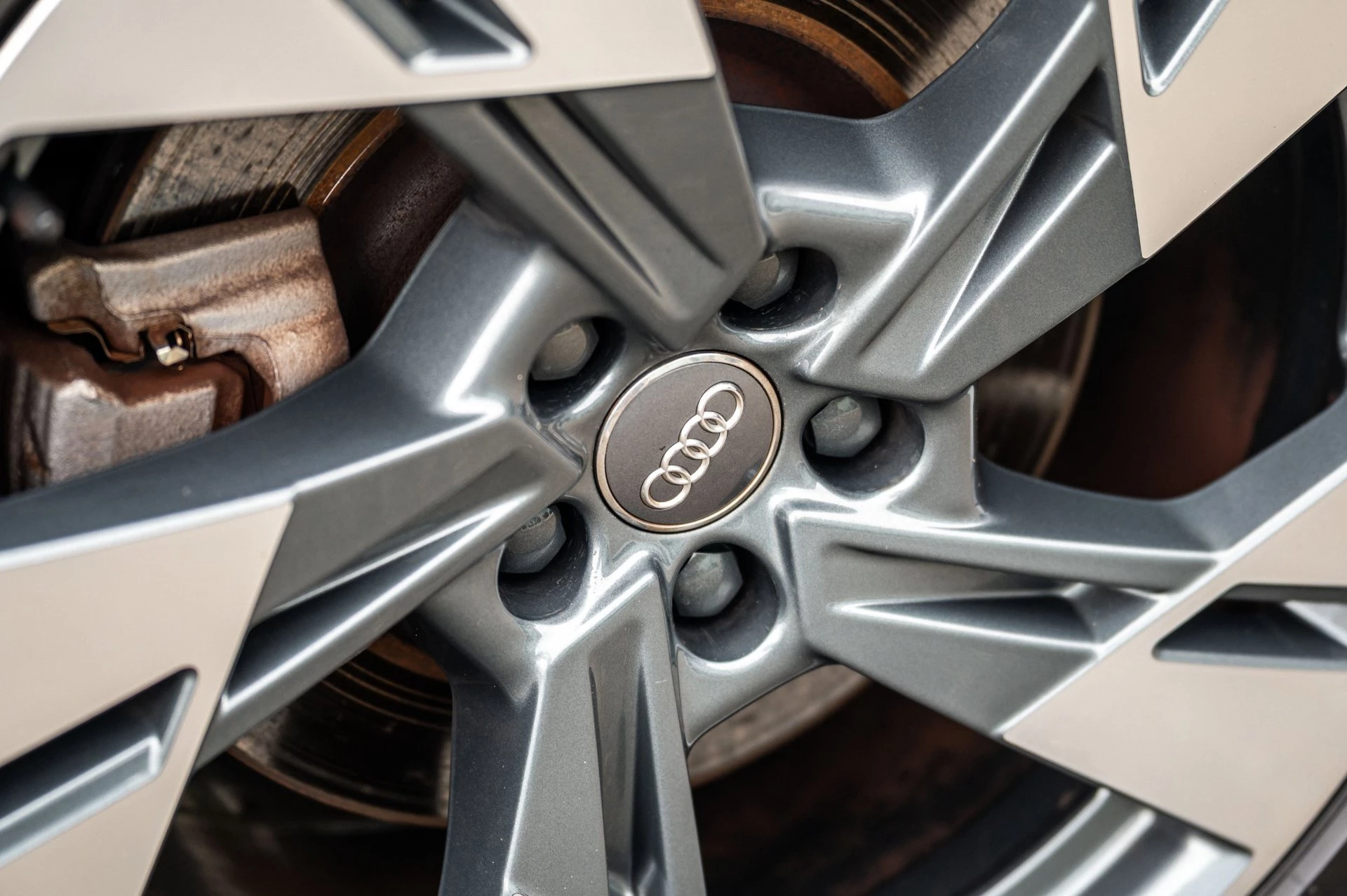 Hoofdafbeelding Audi e-tron