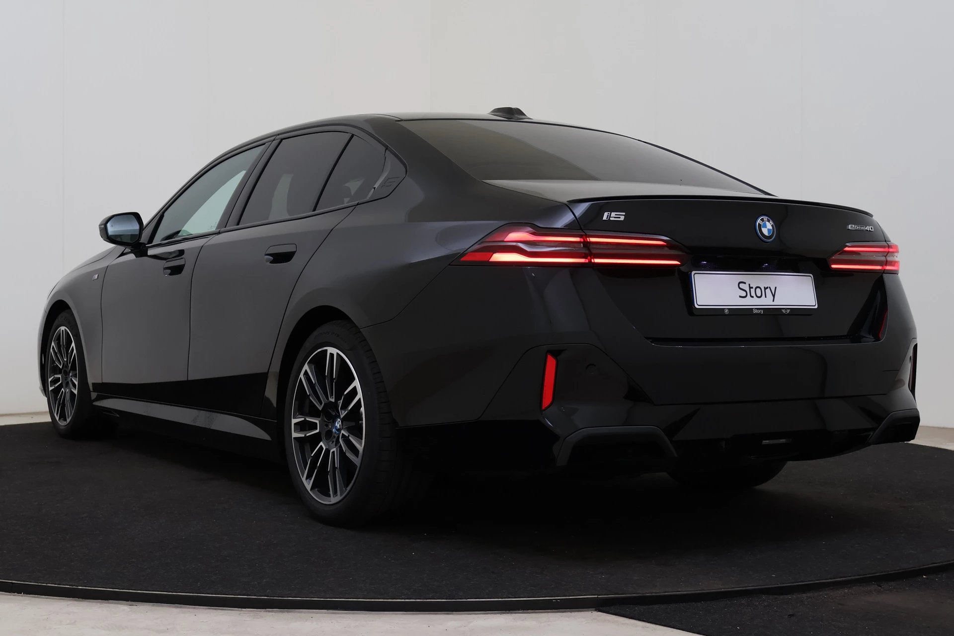 Hoofdafbeelding BMW i5