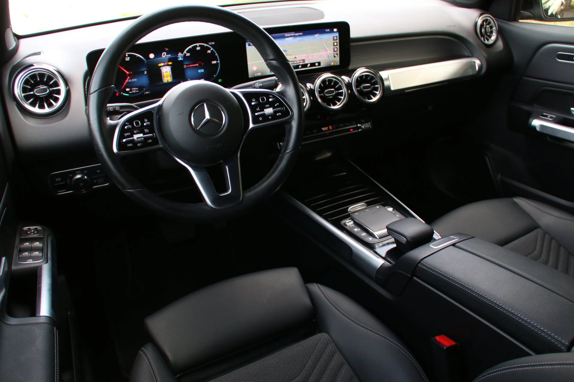 Hoofdafbeelding Mercedes-Benz EQB