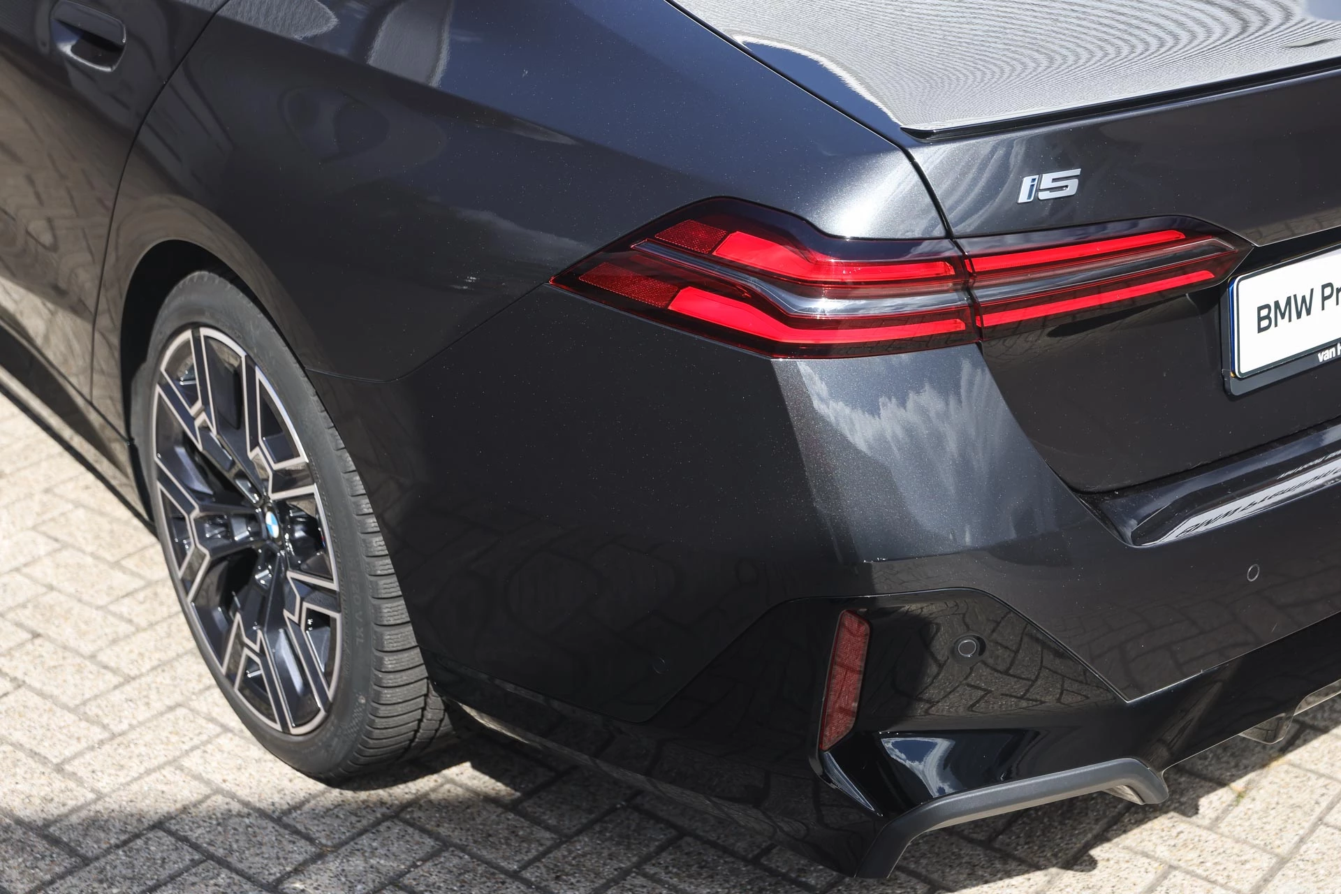 Hoofdafbeelding BMW i5