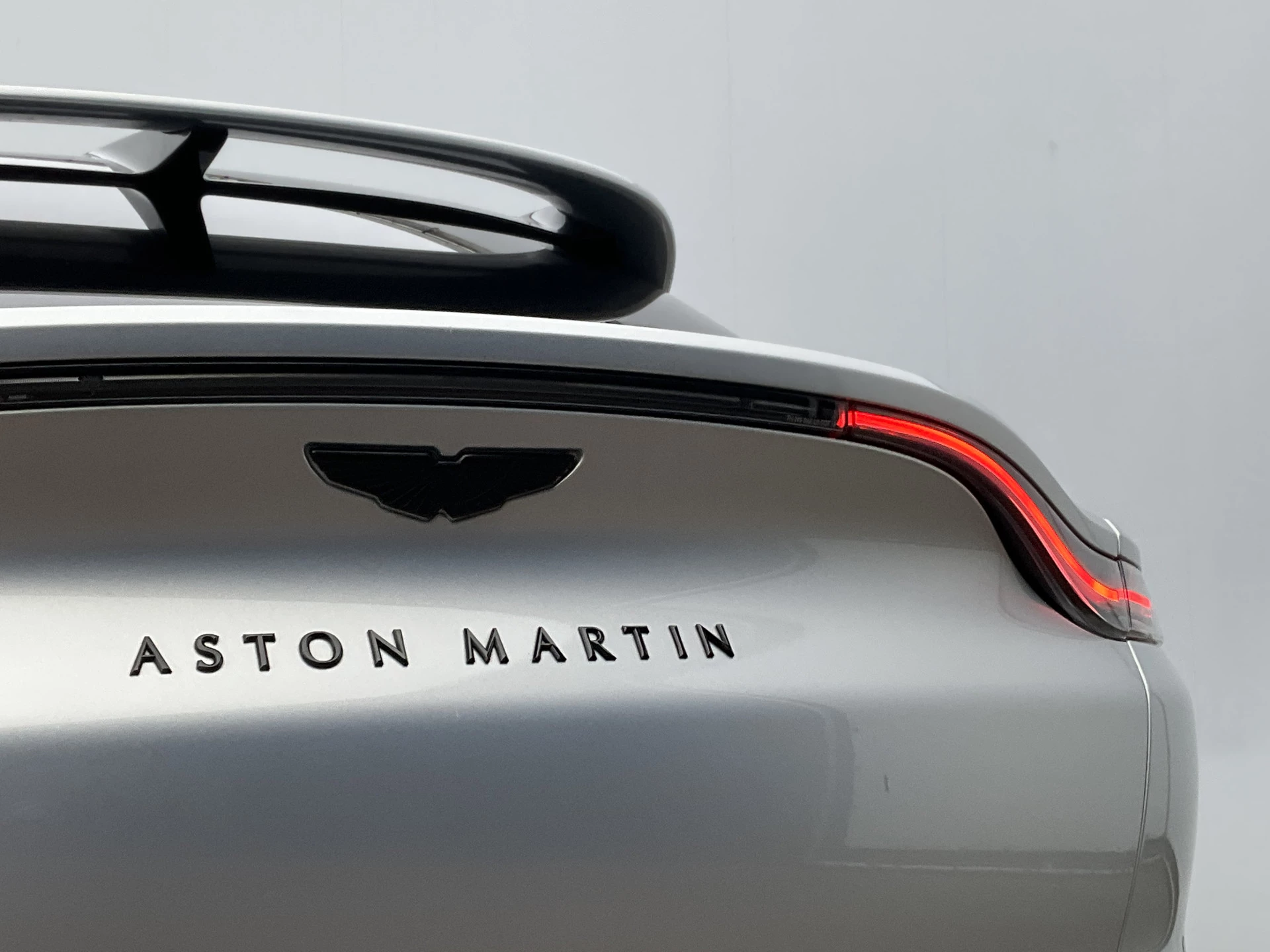 Hoofdafbeelding Aston Martin DBX