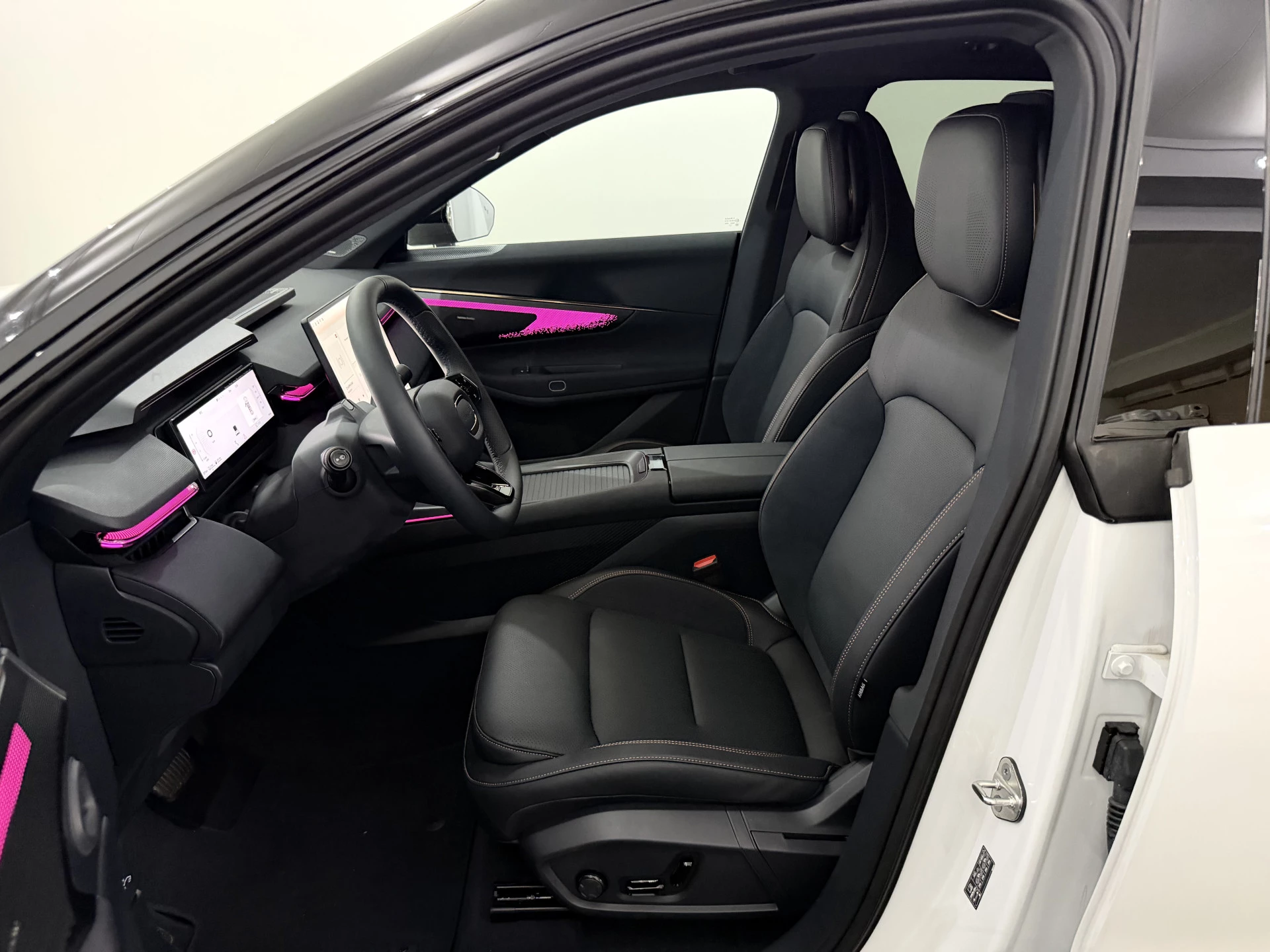 Hoofdafbeelding Lynk & Co 08